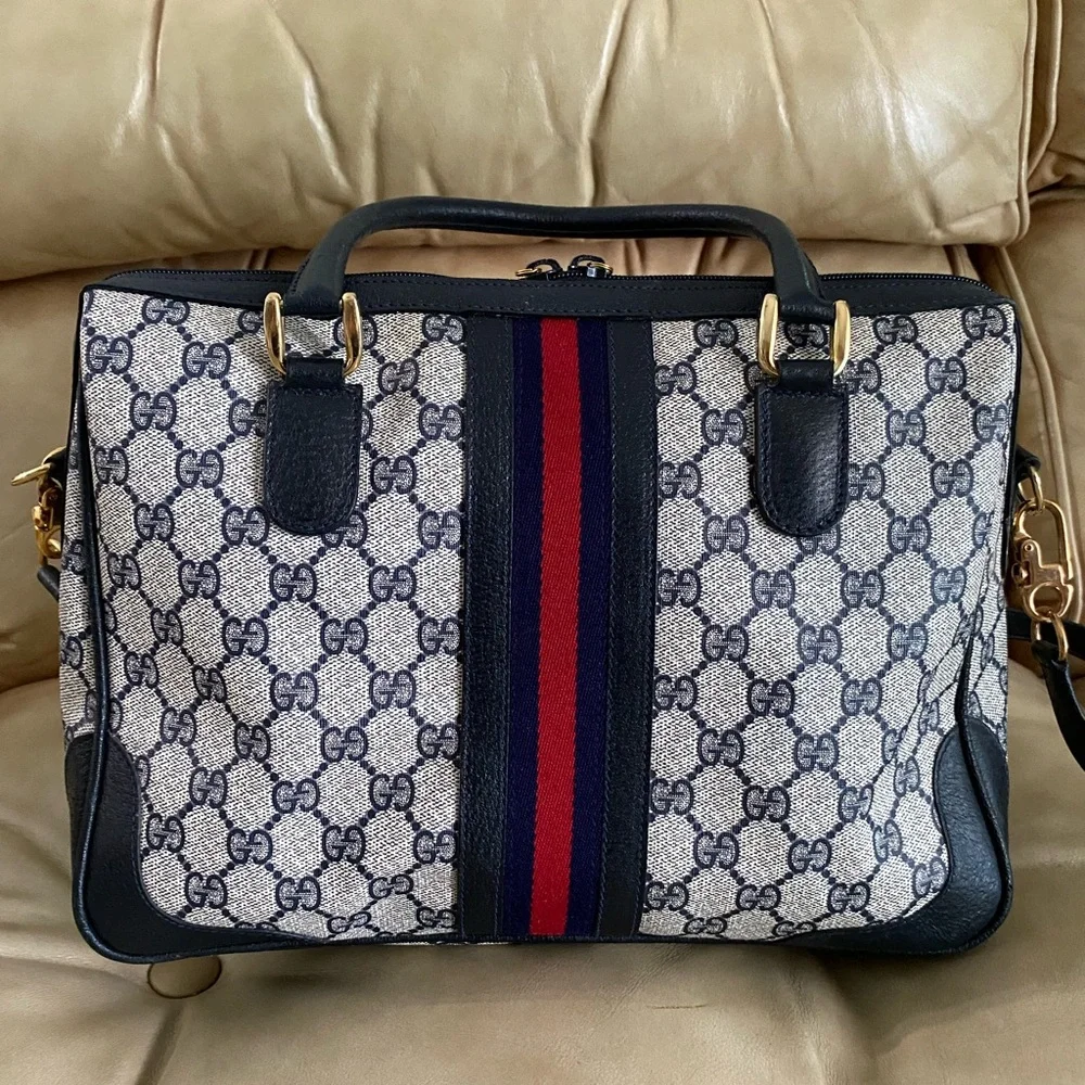 Stunning Vintage Gucci Unisex Messenger Bag Satchel GG Stripe Sherry